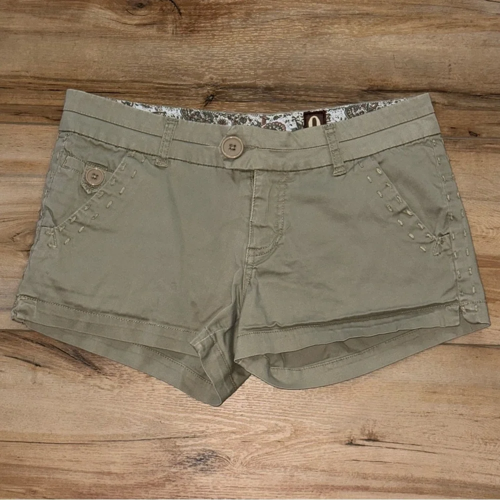 Freestyle Tan Women Shorts Button Accent Juniors 9 Women’s 29 Khaki 3” inseam